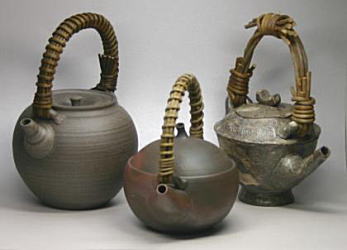 常滑焼の手造り土瓶up hand teapot山寺
